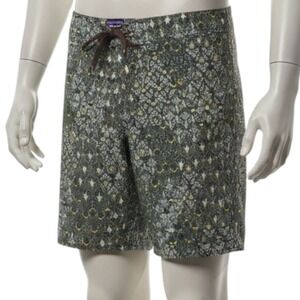 Patagonia Wavefarer Board Shorts Men Size 34 Forest Glen 86556